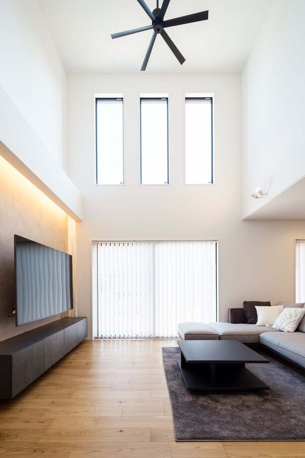 イシンホーム住宅研究会　大縄林業 【間取り有】エアコン効率が良く、冬も夏も快適！家族と猫がくつろぐ吹き抜けのある家の建築実例画像3