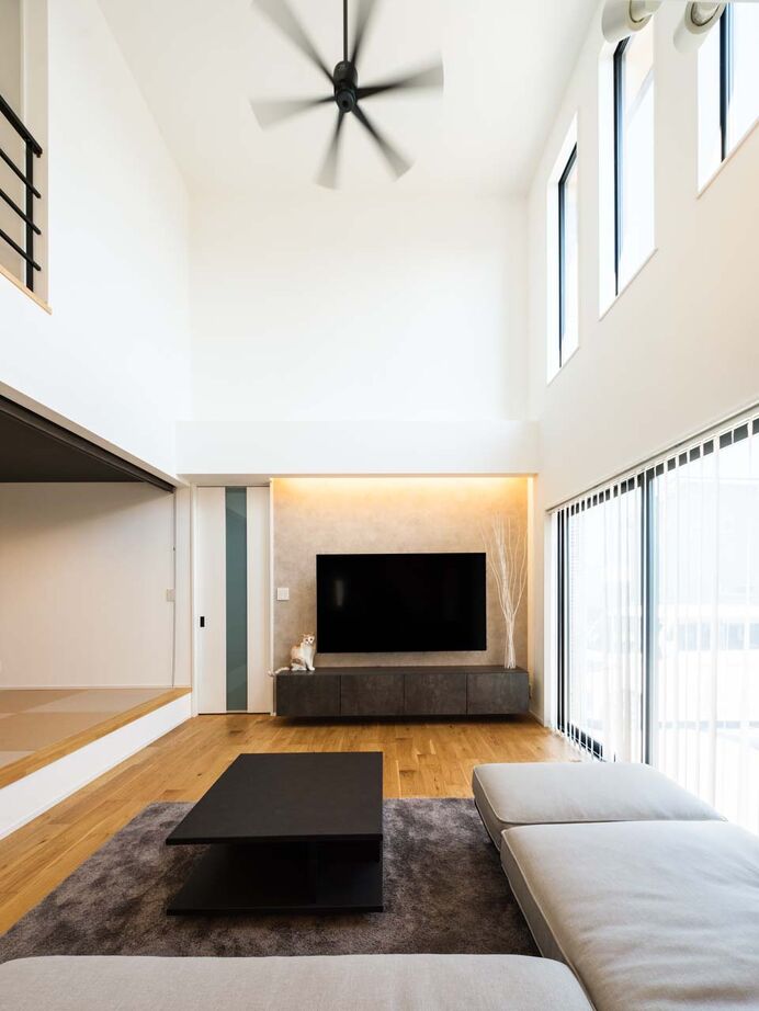 イシンホーム住宅研究会　大縄林業 【間取り有】エアコン効率が良く、冬も夏も快適！家族と猫がくつろぐ吹き抜けのある家の建築実例画像6