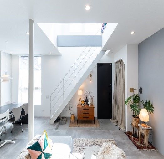 VIVACE / 中谷建設工業 【2000万円台/非日常/高窓/38坪】たっぷりの光が差し込む開放的で優雅な空間の建築実例画像2