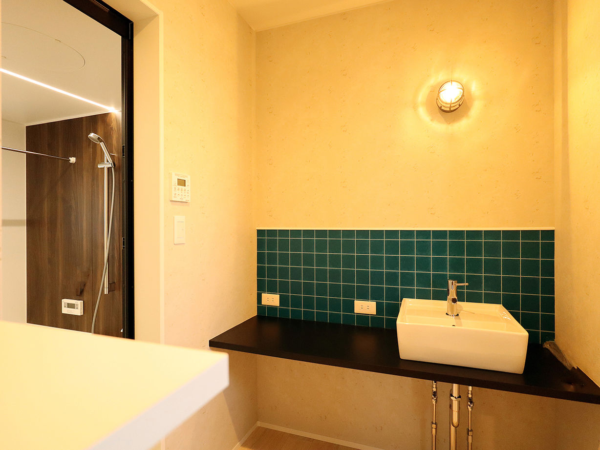 メゾンデザイン工房 ナチュラルさとかっこよさの融合。全開口サッシで外に、吹き抜けで2階に広がる、開放的な住まいの建築実例画像7