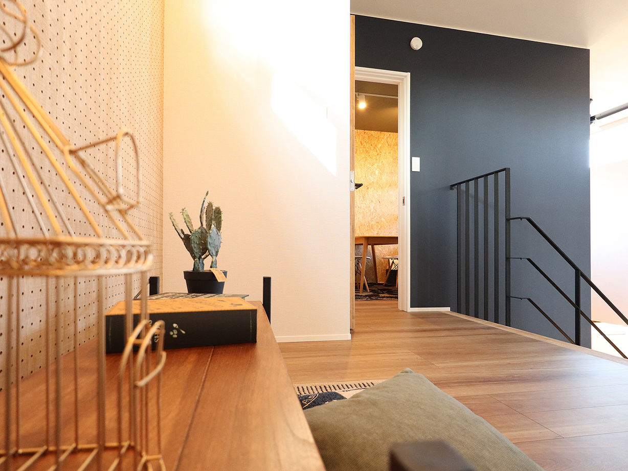 メゾンデザイン工房 ナチュラルさとかっこよさの融合。全開口サッシで外に、吹き抜けで2階に広がる、開放的な住まいの建築実例画像8