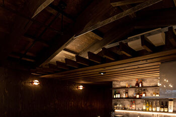 hoku archidesign 【別荘｜2000～2499万円｜1K｜建築家と建てる】柱のない大空間！おしゃれなバーカウンターのある家の建築実例画像5