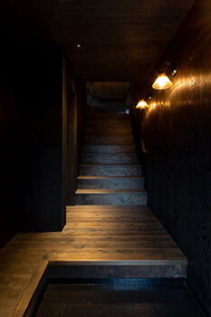 hoku archidesign 【別荘｜2000～2499万円｜1K｜建築家と建てる】柱のない大空間！おしゃれなバーカウンターのある家の建築実例画像7