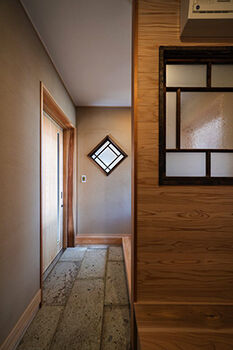 hoku archidesign 【間取図有｜4000万円以上｜4LDK｜平屋｜建築家と建てる】古材や古建具も活かしたT字型の二世帯住宅の建築実例画像6