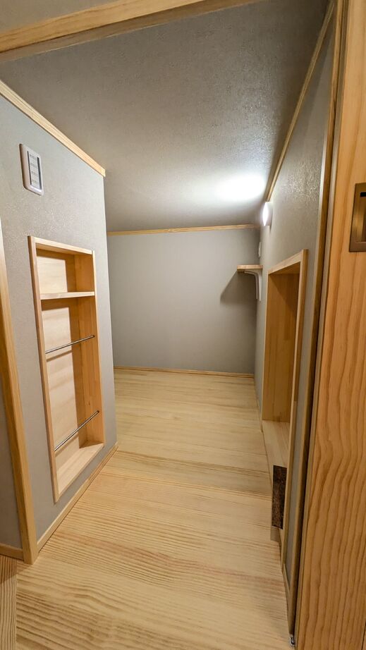 【置賜エリア】羽山総合建設 【山形県高畠町/ZEH/スキップフロア】無垢材の香りに包まれながら、趣味を楽しめる住まいの建築実例画像5