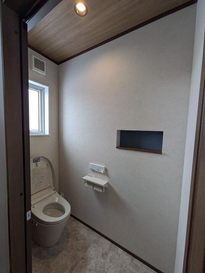 【置賜エリア】羽山総合建設 アメリカンヴィンテージを意識したLDK。カフェバーのようなキッチンがあるこだわりの住まいの建築実例画像5