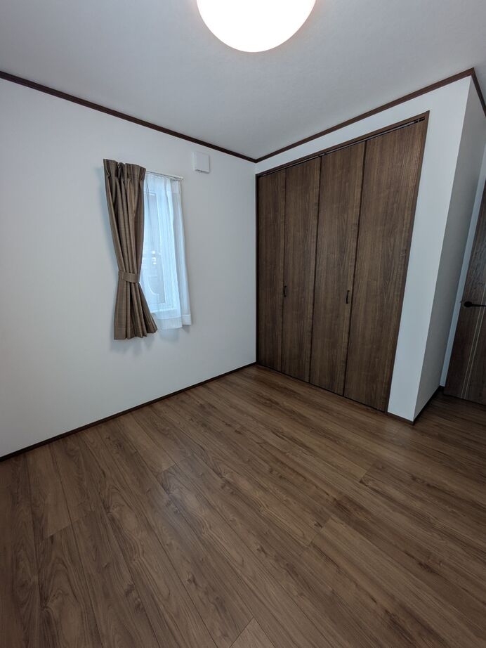 【置賜エリア】羽山総合建設 アメリカンヴィンテージを意識したLDK。カフェバーのようなキッチンがあるこだわりの住まいの建築実例画像6