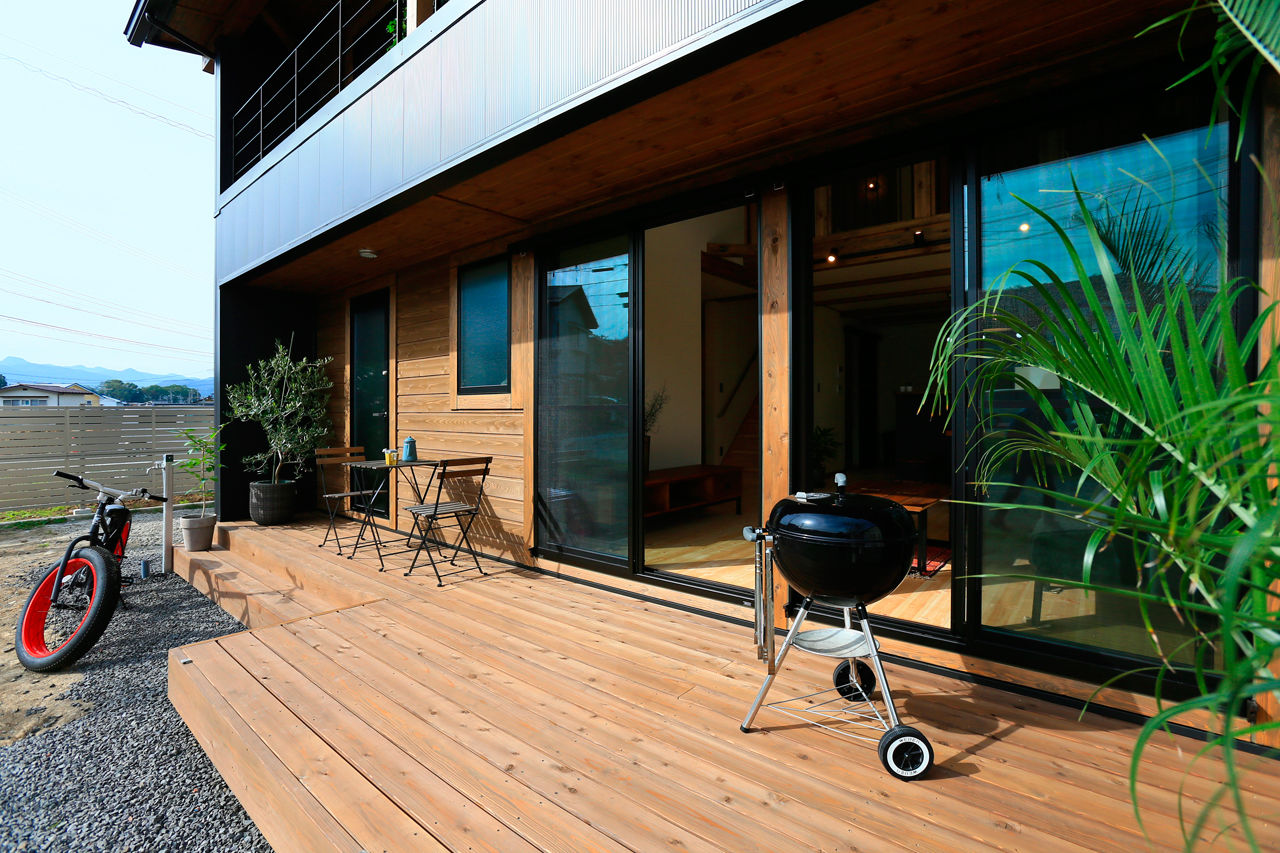 アクロスホーム 【BinO/2000万円台/29坪/間取り有】発想は「平屋×平屋」。大きな窓で自然とつながるアメリカンな２階建ての建築実例画像2