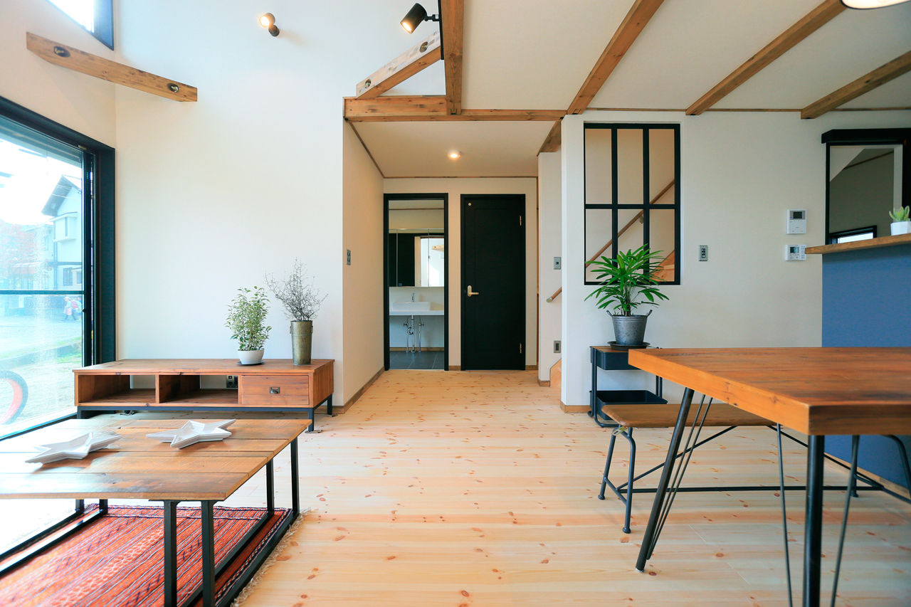 アクロスホーム 【BinO/2000万円台/29坪/間取り有】発想は「平屋×平屋」。大きな窓で自然とつながるアメリカンな２階建ての建築実例画像5