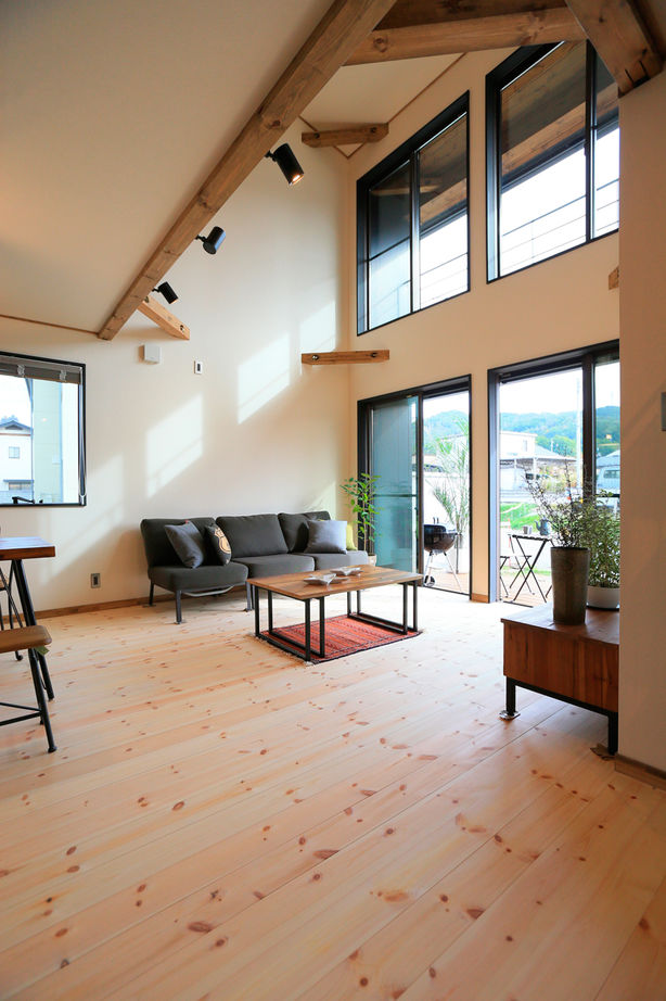 アクロスホーム 【BinO/2000万円台/29坪/間取り有】発想は「平屋×平屋」。大きな窓で自然とつながるアメリカンな２階建ての建築実例画像7