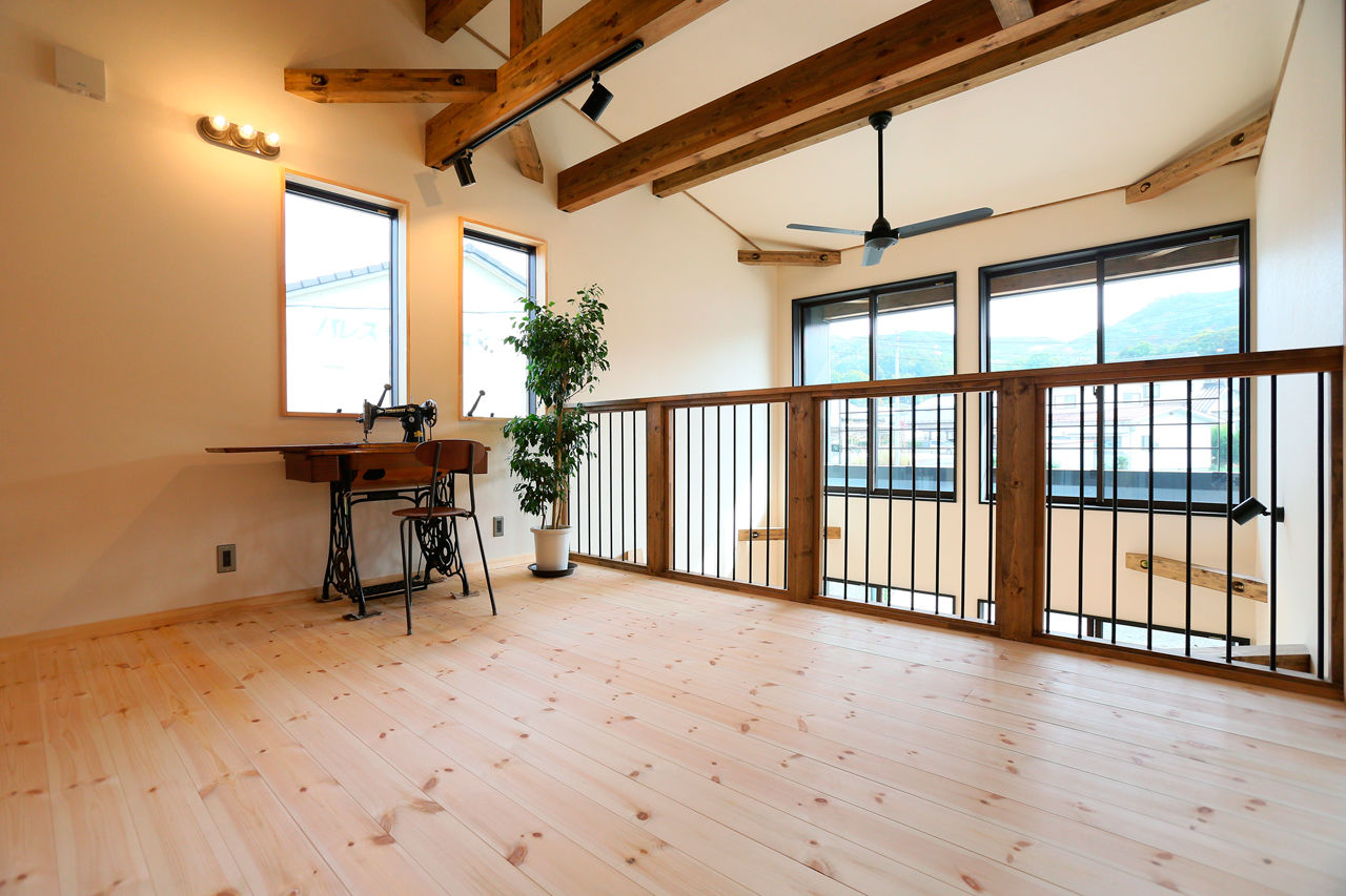 アクロスホーム 【BinO/2000万円台/29坪/間取り有】発想は「平屋×平屋」。大きな窓で自然とつながるアメリカンな２階建ての建築実例画像9