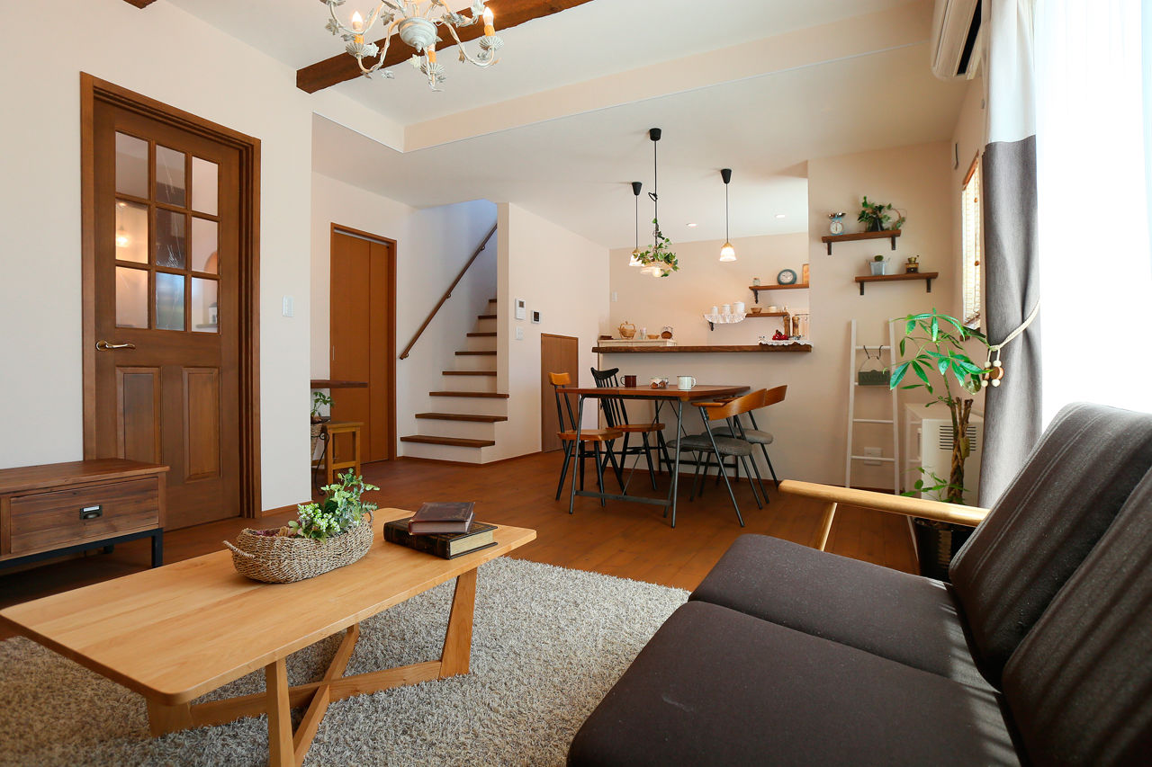 アクロスホーム 【1000万円台｜28坪｜間取り有】塗り壁外壁、木製キッチン…欲しかった「かわいい」が全部詰まった家の建築実例画像2