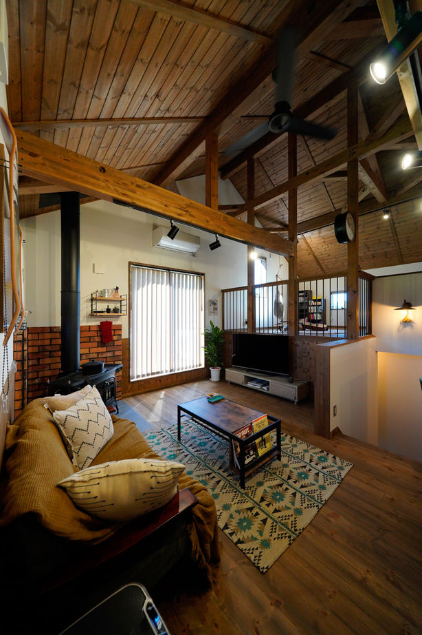 アクロスホーム 【BinO/スキップフロア/2000万円台/間取り有/ガレージ/薪ストーブ】 毎日がワクワクするって理想じゃない？の建築実例画像8