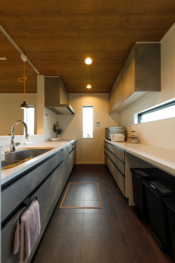 コタエルハウス（山岸工業） 【2000万円台/30坪台/間取り図/平屋】20畳の広々リビングでゆったり過ごす。お家グランピングのような毎日の建築実例画像5