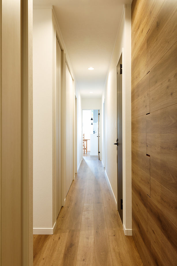 コタエルハウス（山岸工業） 【2000万円台/30坪台/間取り図/平屋】20畳の広々リビングでゆったり過ごす。お家グランピングのような毎日の建築実例画像7