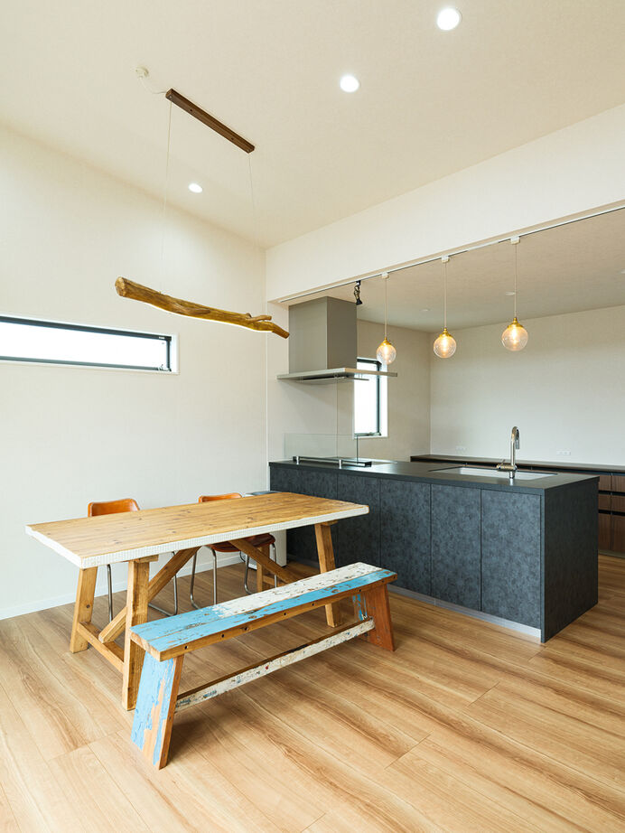 コタエルハウス（山岸工業） 【40坪台/間取図/2階リビング/回遊動線】プライバシーと開放感を両立！リビングを中心に家族の絆が深まる家の建築実例画像3