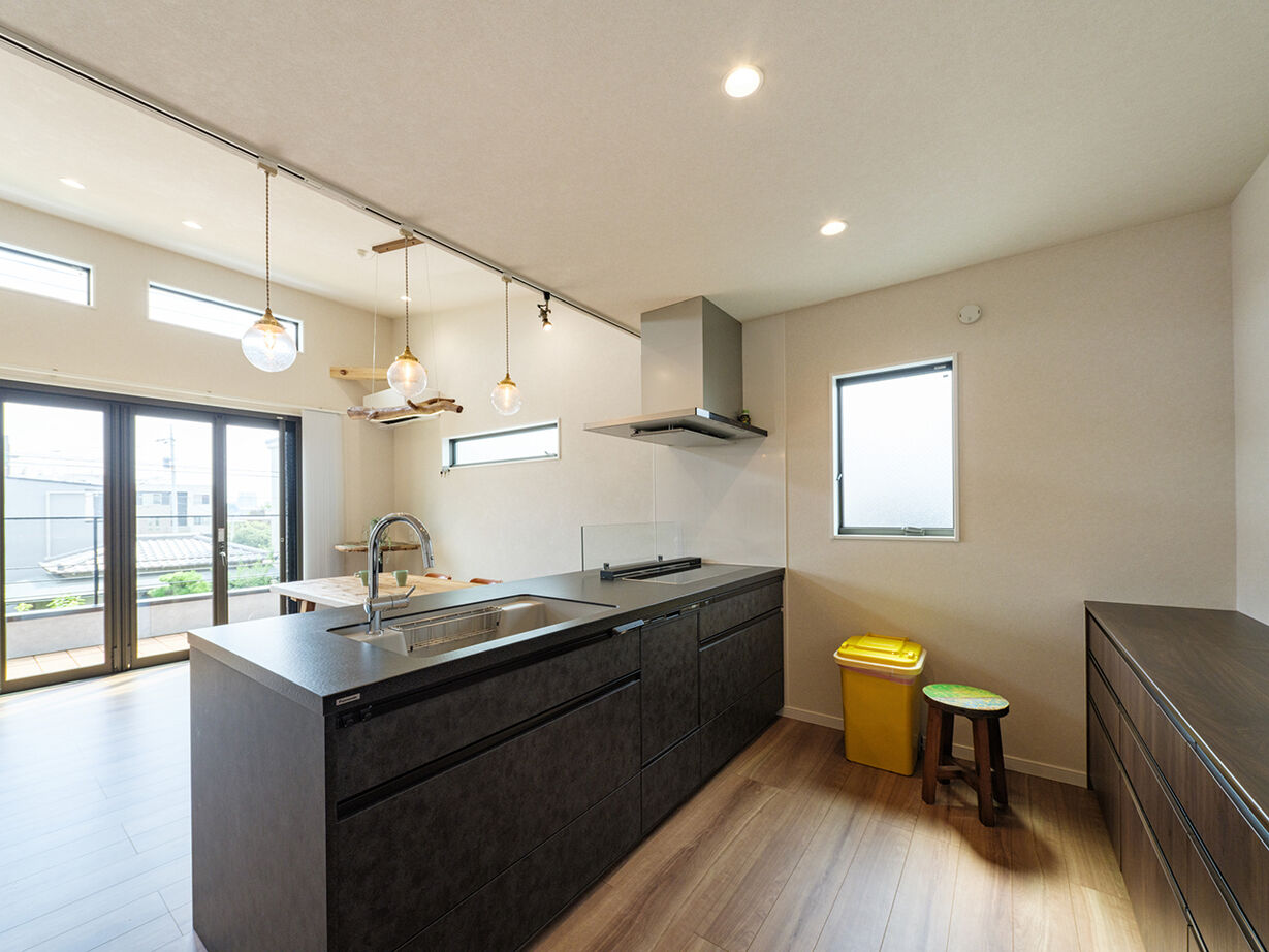 コタエルハウス（山岸工業） 【40坪台/間取図/2階リビング/回遊動線】プライバシーと開放感を両立！リビングを中心に家族の絆が深まる家の建築実例画像4