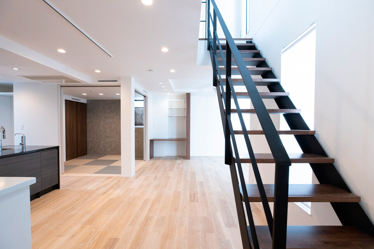 YAZAWALUMBER｜狭小特化 【敷地39坪/二世帯住宅/3階建て】全館空調で家中快適に。ビルトインガレージのある高性能な家の建築実例画像3