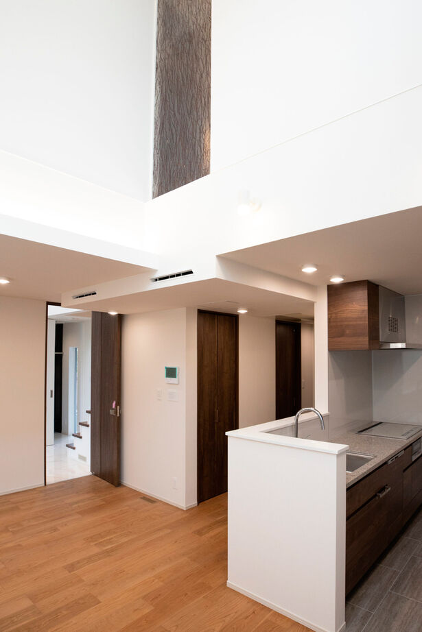 YAZAWALUMBER｜狭小特化 【敷地39坪/二世帯住宅/3階建て】全館空調で家中快適に。ビルトインガレージのある高性能な家の建築実例画像6