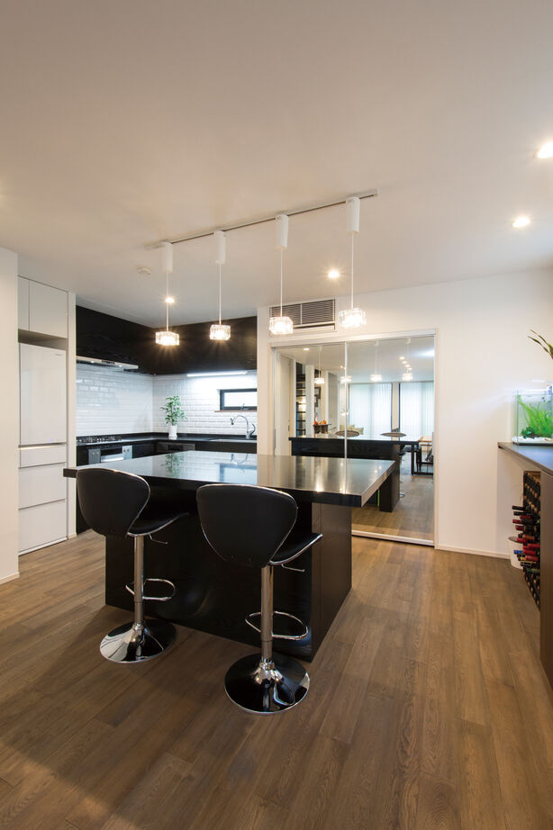 YAZAWALUMBER｜狭小特化 【敷地28坪/テラス/3000万円台】狭小でも広がりのある住空間を！屋上でBBQのできる家をこの価格での建築実例画像4