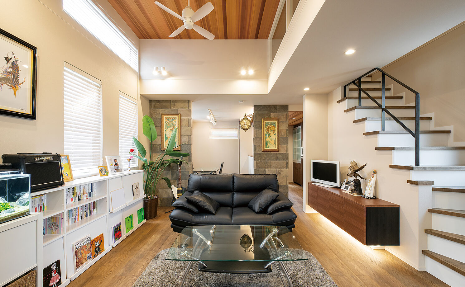 YAZAWALUMBER｜狭小特化 【敷地20坪/3階建て/ビルトインガレージ/3000万円台】狭小キューブハウスでハイスペックな家を実現！の建築実例画像2