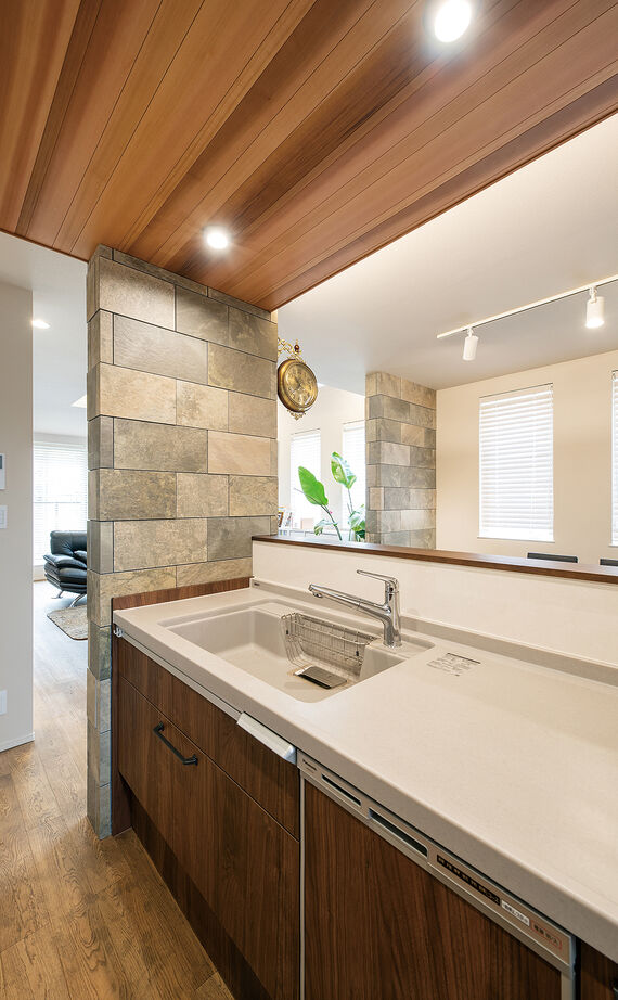 YAZAWALUMBER｜狭小特化 【敷地20坪/3階建て/ビルトインガレージ/3000万円台】狭小キューブハウスでハイスペックな家を実現！の建築実例画像6