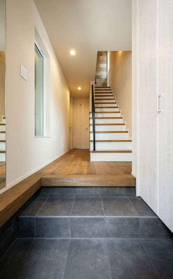 YAZAWALUMBER｜狭小特化 【敷地20坪/3階建て/ビルトインガレージ/3000万円台】狭小キューブハウスでハイスペックな家を実現！の建築実例画像8