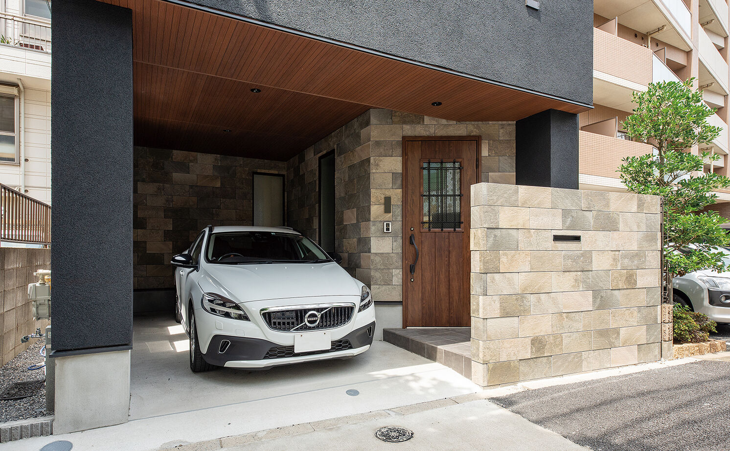 YAZAWALUMBER｜狭小特化 【敷地20坪/3階建て/ビルトインガレージ/3000万円台】狭小キューブハウスでハイスペックな家を実現！の建築実例画像10