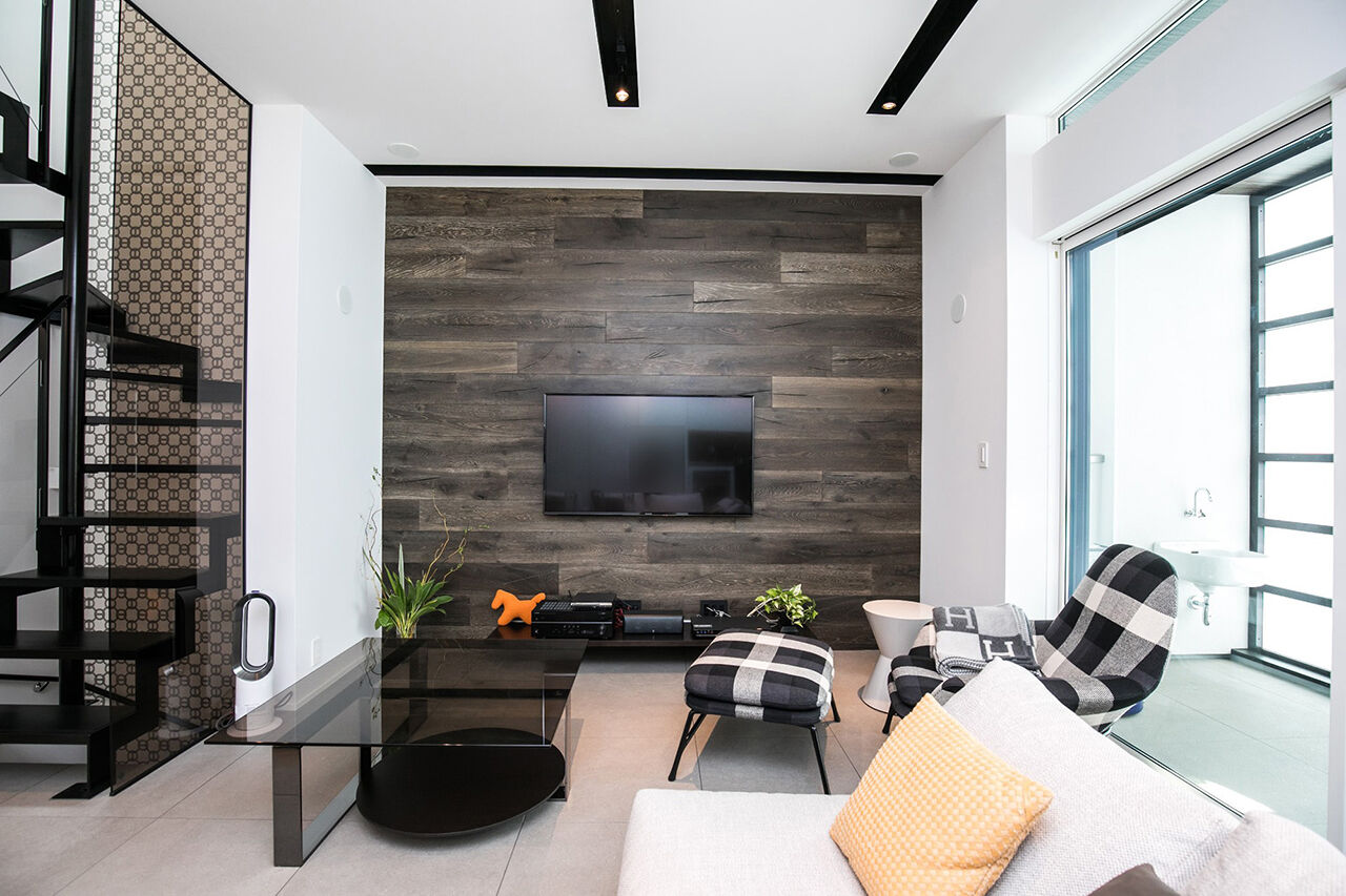 YAZAWALUMBER｜狭小特化 【敷地31坪/3階建て/吹き抜け】上質感あるデザインと光を楽しむ、都心型モダンハウスの建築実例画像2