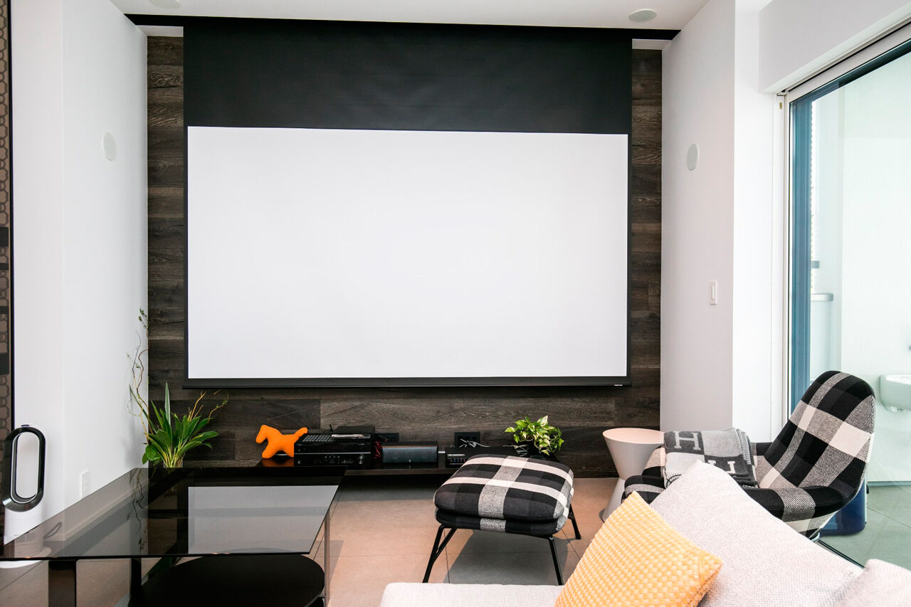 YAZAWALUMBER｜狭小特化 【敷地31坪/3階建て/吹き抜け】上質感あるデザインと光を楽しむ、都心型モダンハウスの建築実例画像6