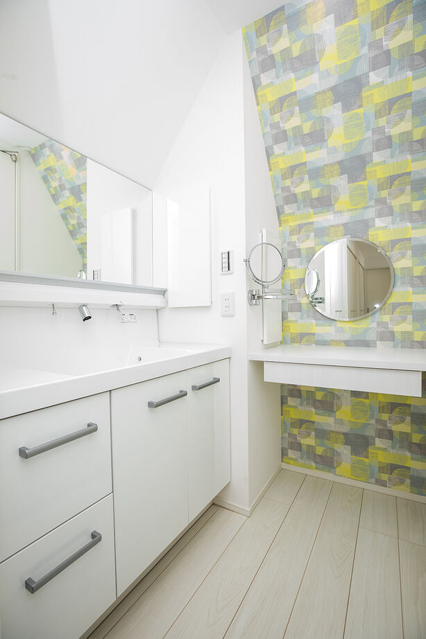 YAZAWALUMBER｜狭小特化 【敷地21坪/3階建て/2000万円台】格子が和を感じさせる、木目調×石調の素材感が素敵なモダンハウスの建築実例画像5