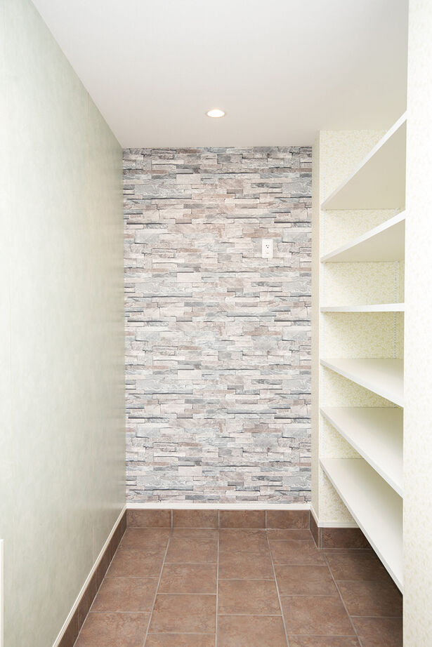 YAZAWALUMBER｜狭小特化 【敷地21坪/3階建て/2000万円台】格子が和を感じさせる、木目調×石調の素材感が素敵なモダンハウスの建築実例画像7