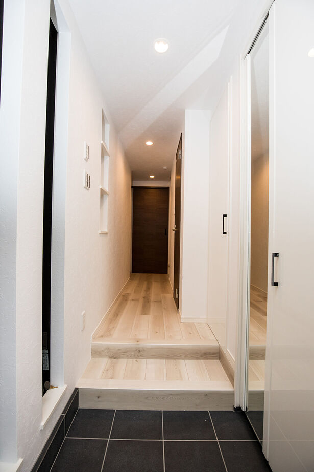 YAZAWALUMBER｜狭小特化 【敷地17坪/3階建て/ビルトインガレージ/2000万円台】狭小地にガレージも確保した、和室のある家の建築実例画像5