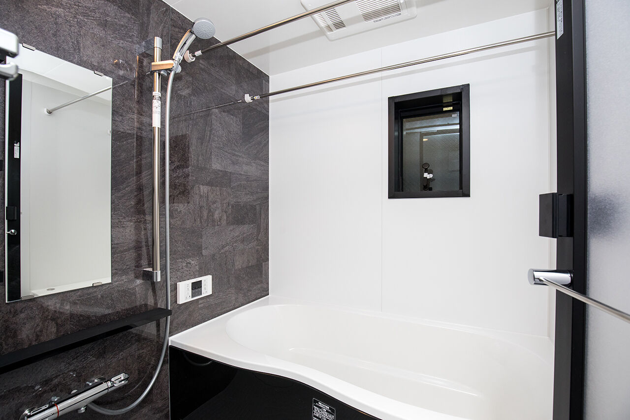 YAZAWALUMBER｜狭小特化 【敷地17坪/3階建て/ビルトインガレージ/2000万円台】狭小地にガレージも確保した、和室のある家の建築実例画像8