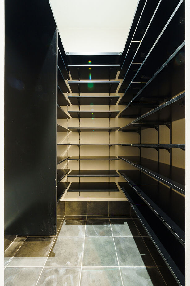 YAZAWALUMBER｜狭小特化 【敷地22坪/3階建て/2000万円台】2階リビングとひと続きのバルコニーが自慢！狭小空間を活用した家の建築実例画像7