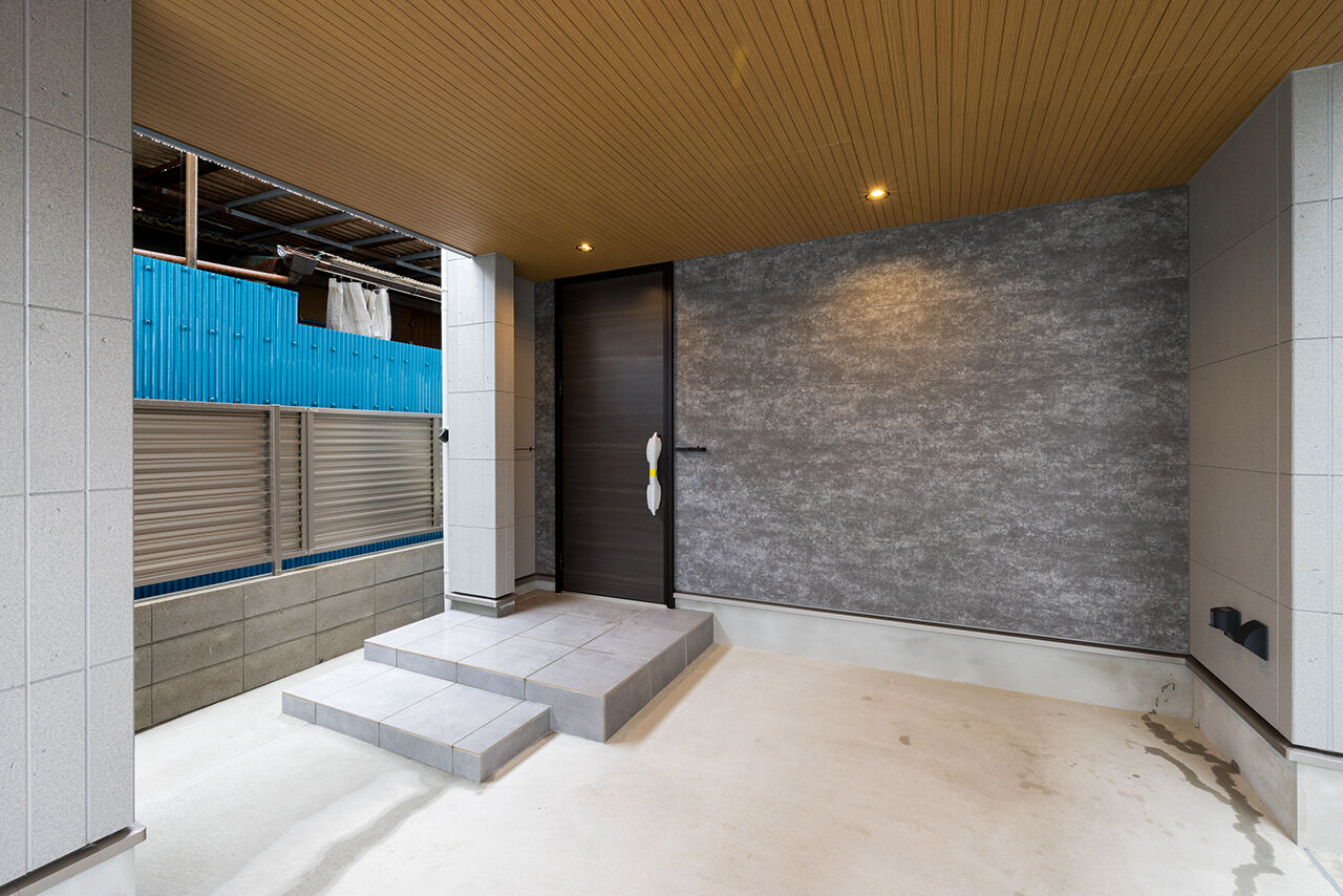 YAZAWALUMBER｜狭小特化 【敷地19坪/狭小/3階建て/ガレージ/2000万円台】デザインと機能性を追求した"素材感"のある家の建築実例画像7