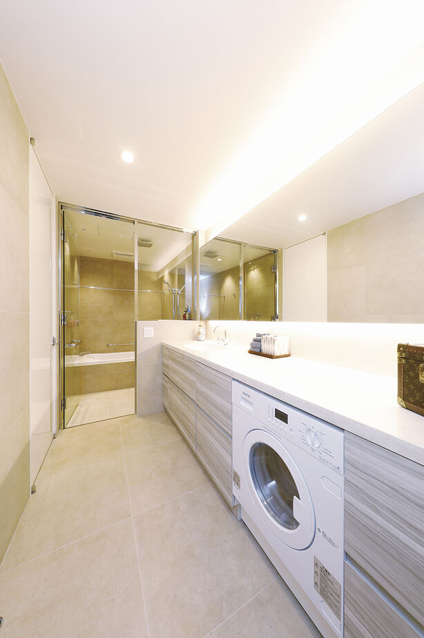 YAZAWALUMBER｜狭小特化 【敷地30坪/屋上ジェットバス/3階建て/ビルトインガレージ】屋上から海を望める高級リゾートハウスの建築実例画像6