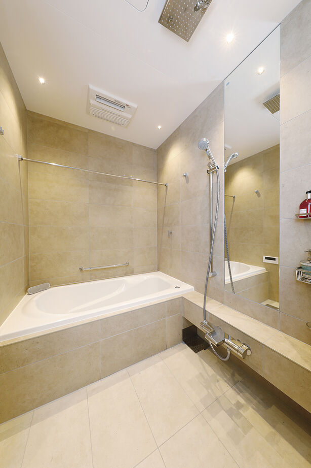 YAZAWALUMBER｜狭小特化 【敷地30坪/屋上ジェットバス/3階建て/ビルトインガレージ】屋上から海を望める高級リゾートハウスの建築実例画像9