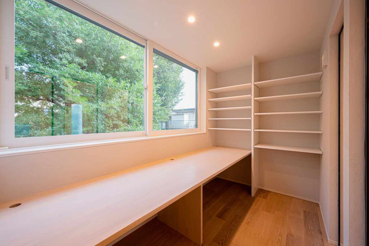 YAZAWALUMBER｜狭小特化 【敷地28坪/変形地/3000万円台】狭小の土地を活かす設計の工夫必見！白を基調とした心地よい住まいの建築実例画像5