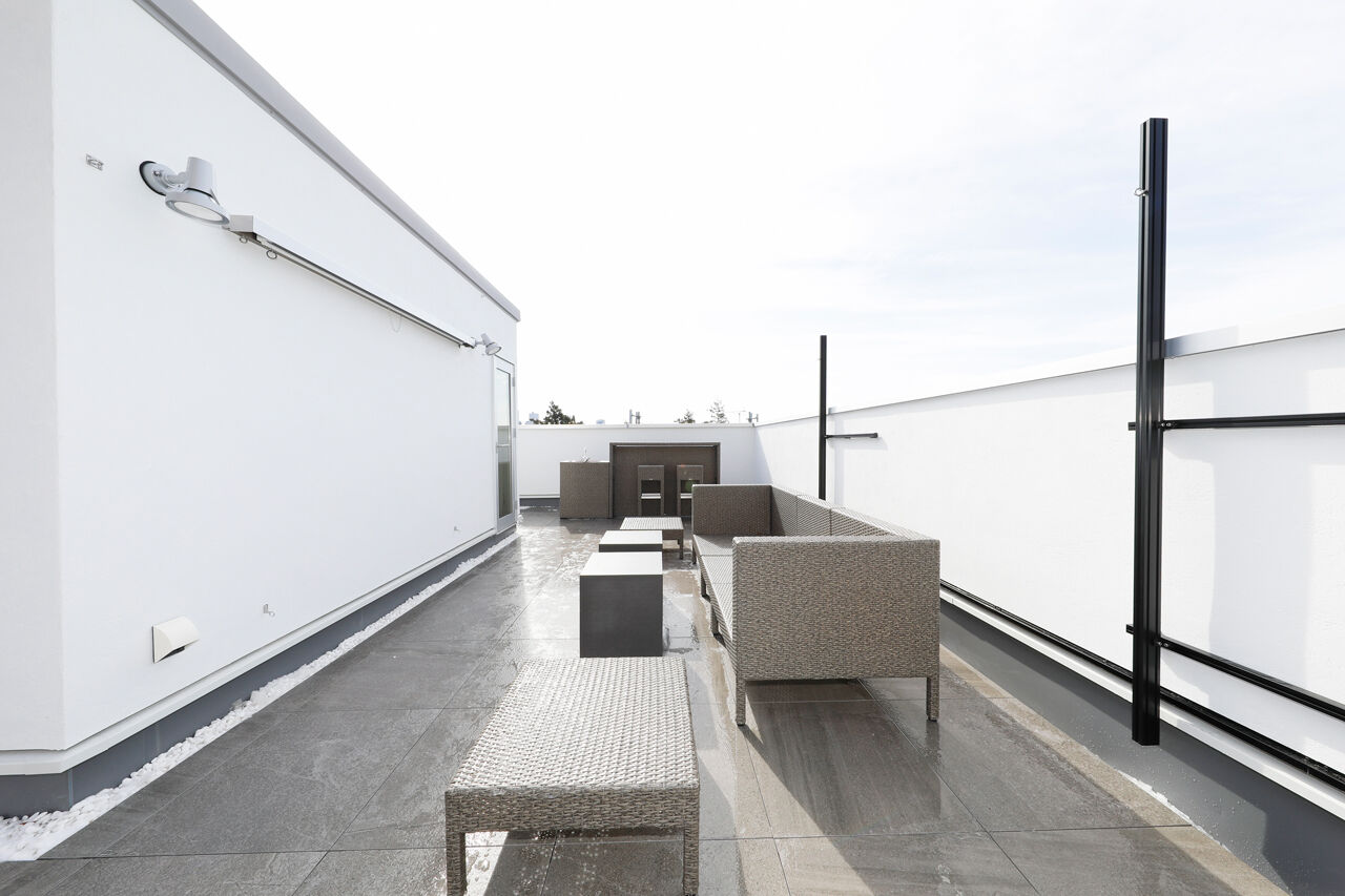 YAZAWALUMBER｜狭小特化 【敷地25坪/RCガレージ/屋上テラス/スケルトン階段】道路との高低差を活かした、"設計力"が光る家の建築実例画像6