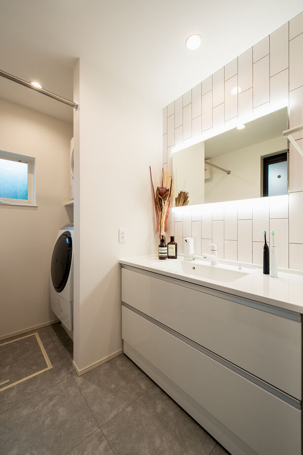 YAZAWALUMBER｜狭小特化 【敷地27坪/狭小/2000万円台】ナチュラルな住空間にブラックの差し色をプラスしたモノトーンハウスの建築実例画像8