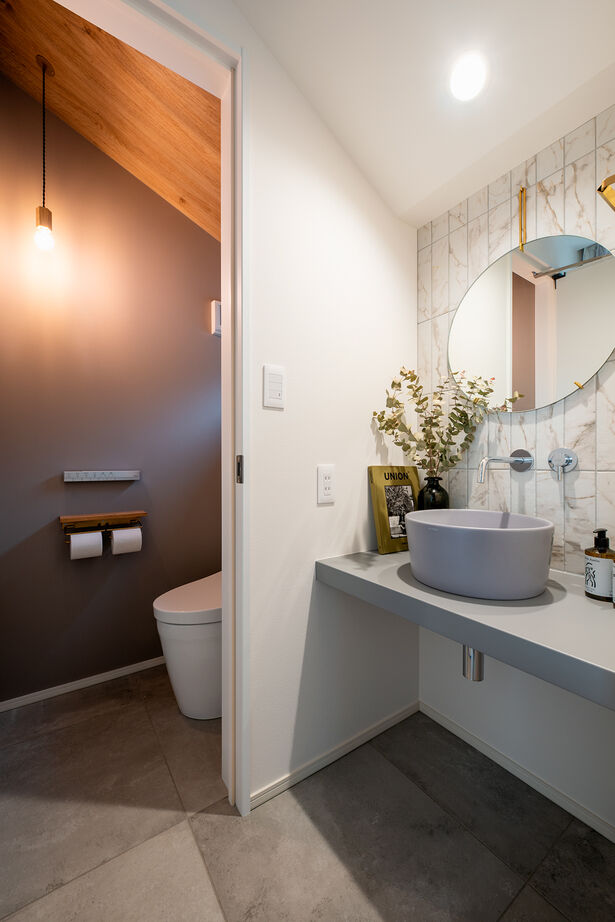 YAZAWALUMBER｜狭小特化 【敷地27坪/狭小/2000万円台】ナチュラルな住空間にブラックの差し色をプラスしたモノトーンハウスの建築実例画像9