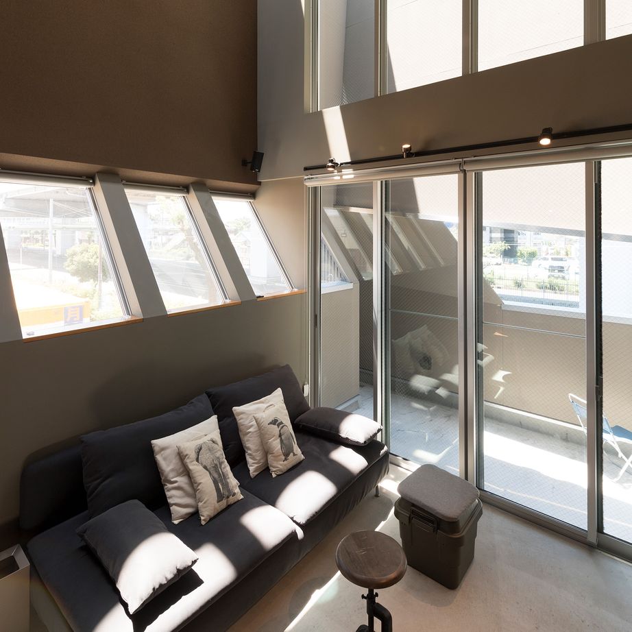 アナタカラ建設 【大阪府/インナーガレージ/50坪台】スタイリッシュ&ヴィンテージな3階建て住宅の実例（間取り図有）の建築実例画像9