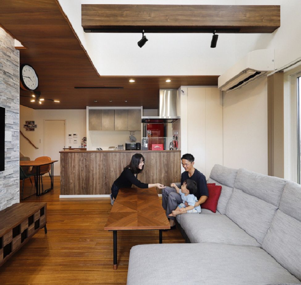 七呂建設 家事がはかどり子育てしやすい、開放的で遊び心のある吹き抜けの家の建築実例画像2