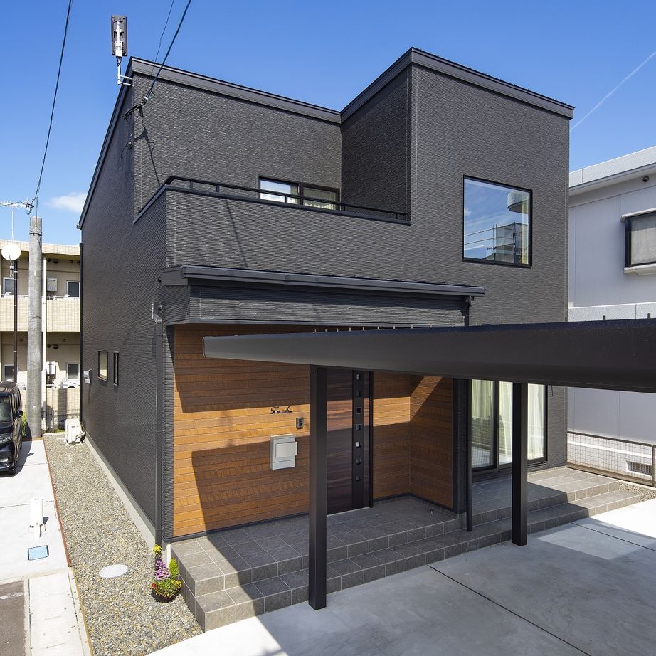 七呂建設 「親子でゴロゴロできる場所が欲しい」段下がり＆吹き抜けでゆったり温かな空間にの建築実例画像2