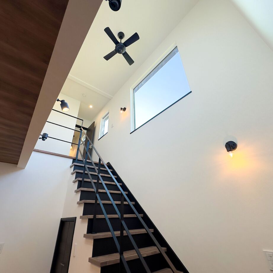 ネクストイノベーション 【山形県/リビングイン階段】インダストリアルな魅力が詰まった家族の住まいの建築実例画像5