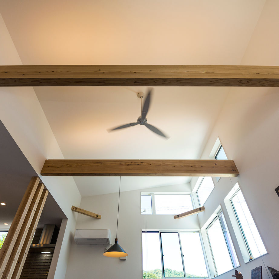 オークデザインハウス（オークス建設） 【2000万円～2499万円で建てた二世帯】吹抜けリビング×中庭×趣味を大事にする空間×環境を活かしたデザインの建築実例画像5