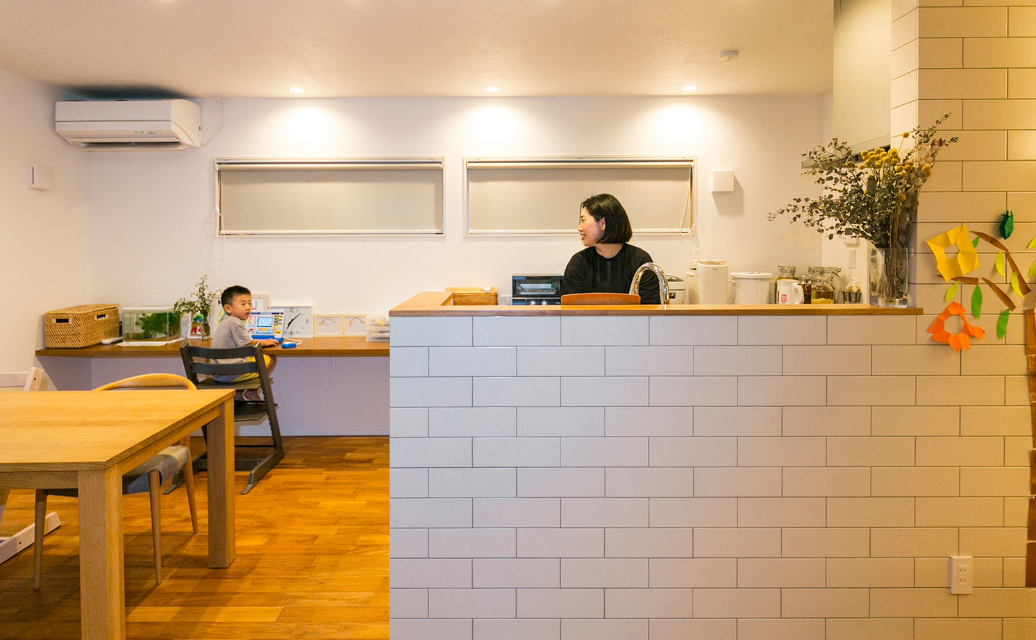 オークデザインハウス（オークス建設） 【2000万円～2499万円で建てた家】オーク無垢床×屋久島地杉のウッドデッキ×数年後の快適性を配慮した住まいの建築実例画像7