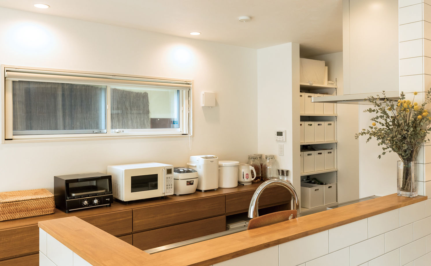 オークデザインハウス（オークス建設） 【2000万円～2499万円で建てた家】オーク無垢床×屋久島地杉のウッドデッキ×数年後の快適性を配慮した住まいの建築実例画像9