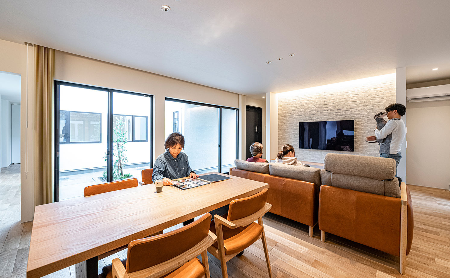 オークデザインハウス（オークス建設） 【2500万円～2999万円】パティオを囲む開放的な平屋。家族4世代が心地よく暮らす、デザイン性と機能が共存の建築実例画像5